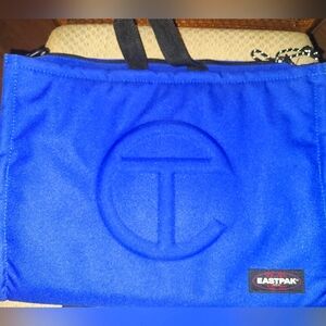 EASTPAK X TELFAR MEDIUM SHOPPER - PAINTER'S TAPE COLOR  *EUC*